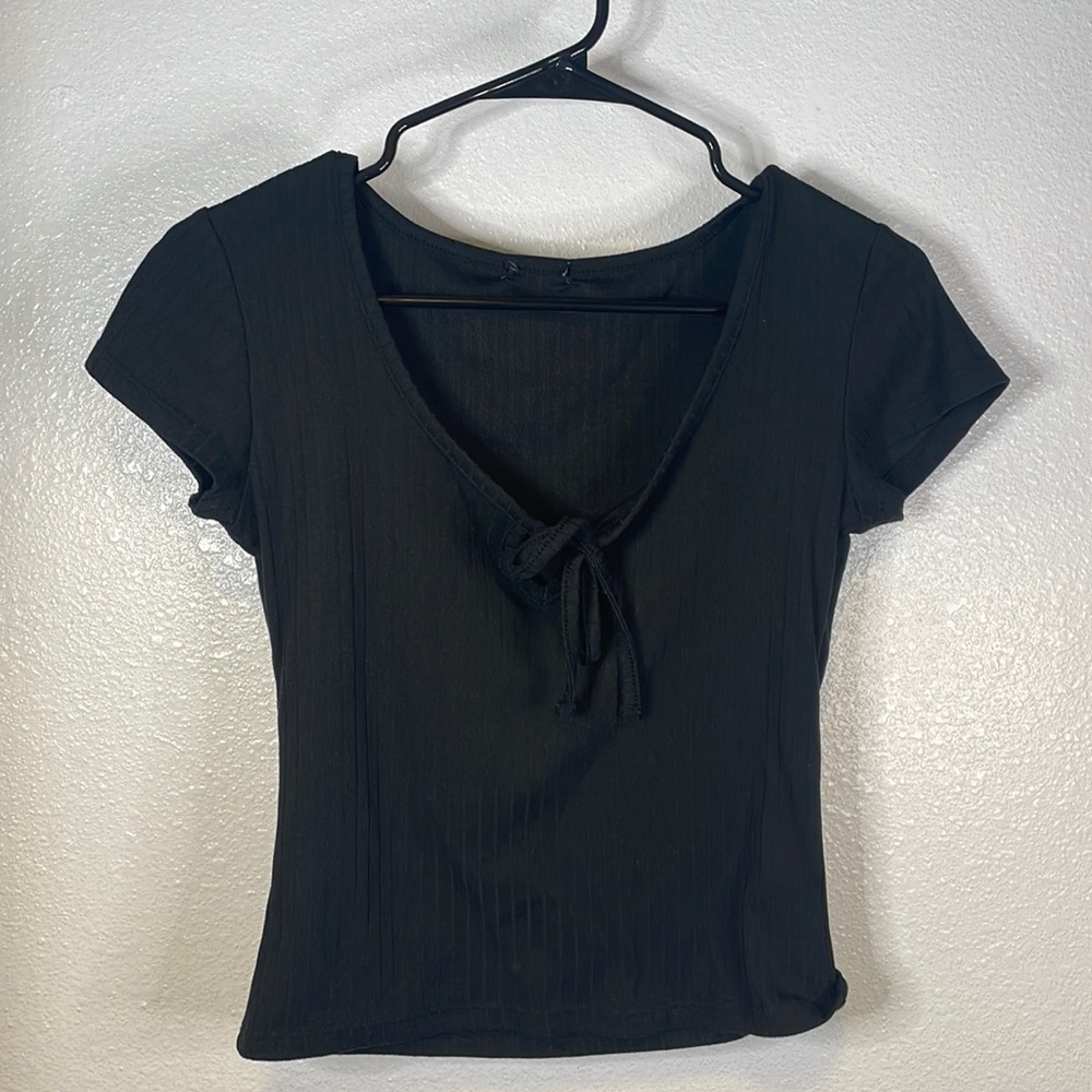 Shirt that you can tie in the middle.